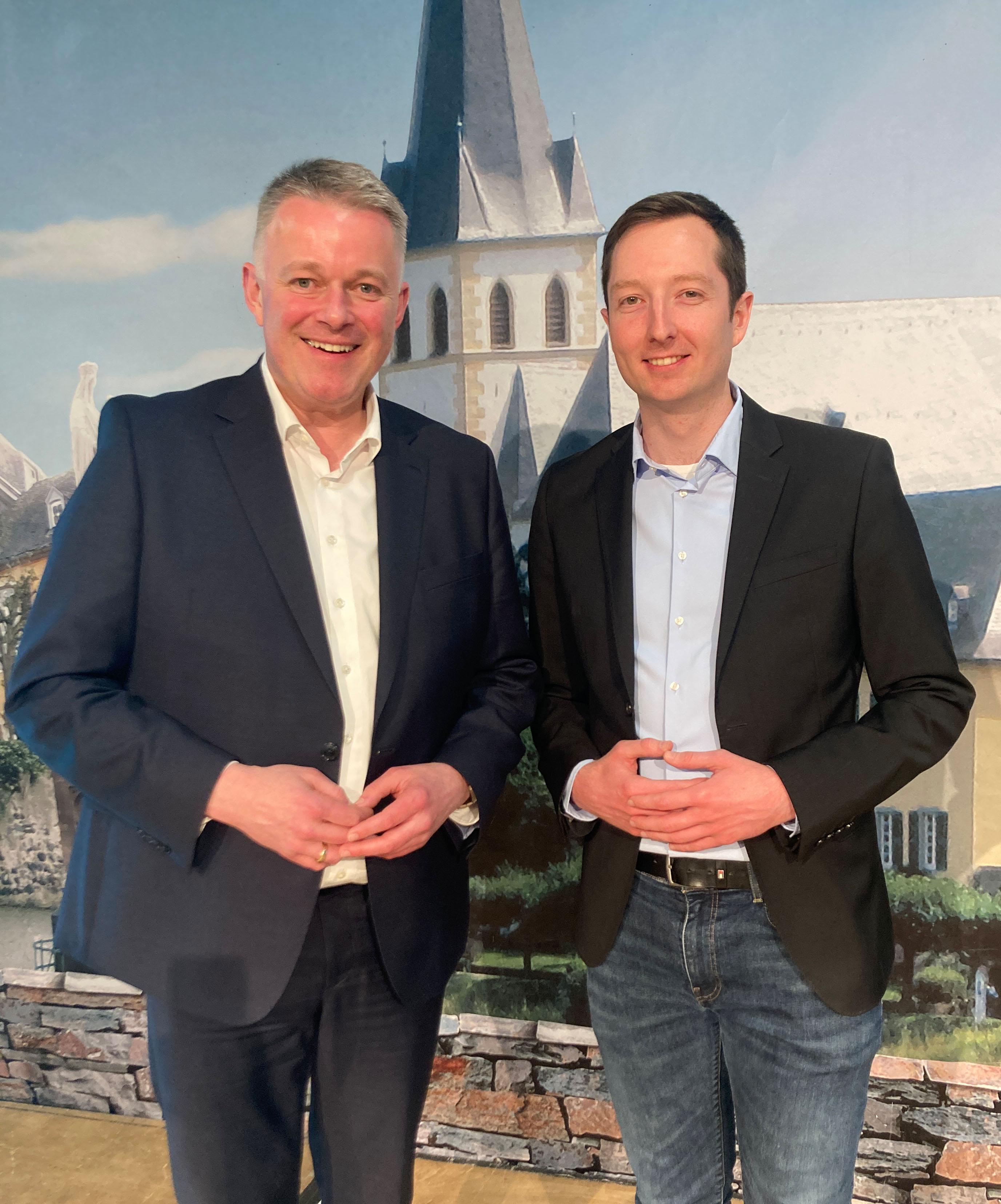 Ministerpr�sident Gordon
Schnieder mit dem stv. Vorsitzenden des CDU-Gemeindeverbands, Korbinian Wester.