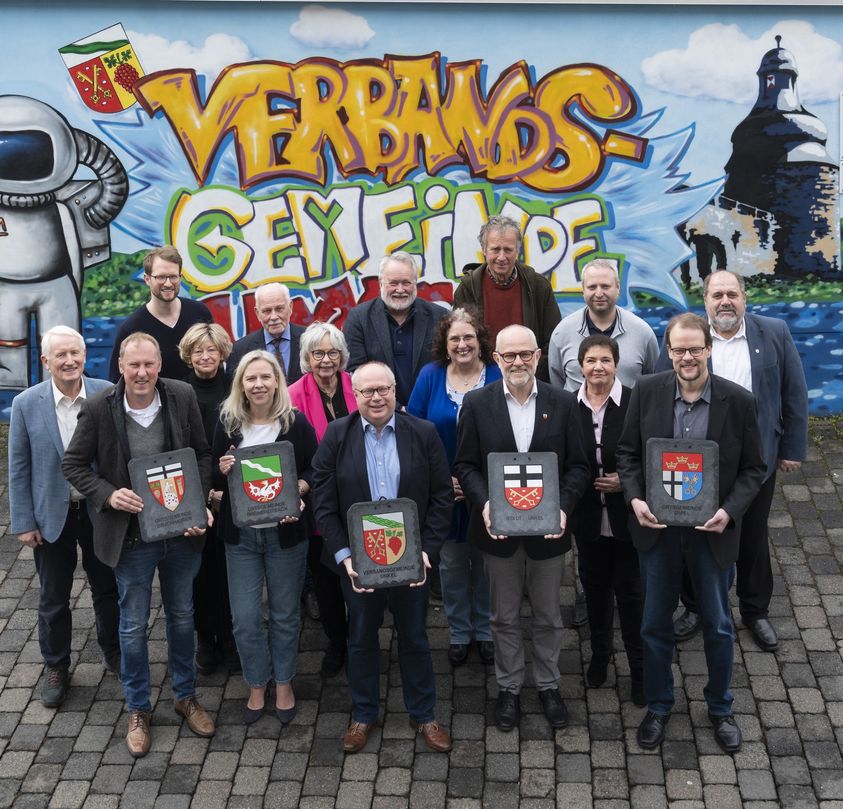 Bild: Die Kandidaten der CDU fr die Wahl zum Verbandsgemeinderat Unkel am 9. Juni 2024 um die Spitzenkandidaten Markus Fischer und Tanja Kock (vorn Mitte).
Foto: Creativ Picture