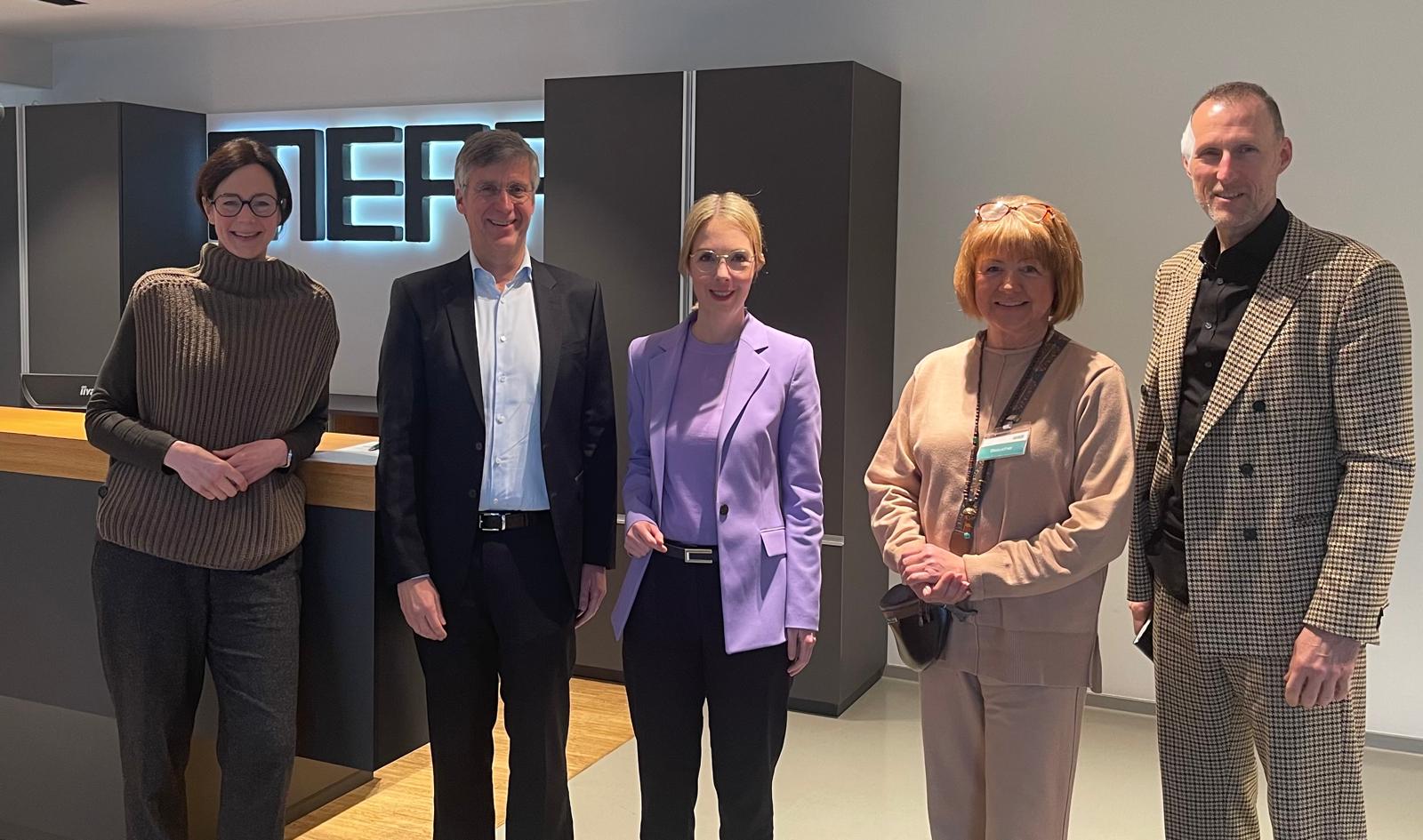 Bild:  Katrin Schwab-Zettl, Reiner Pauli (beide MEPA- Geschftsfhrung), Ellen Demuth (MdL und Bundestagskandidatin), Petra Baumann-Kreft (CDU-Ratsmitglied Rheinbreitbach), Dr. Thomas Wolter (1. Beigeordneter und CDU-Ratsmitglied Rheinbreitbach).